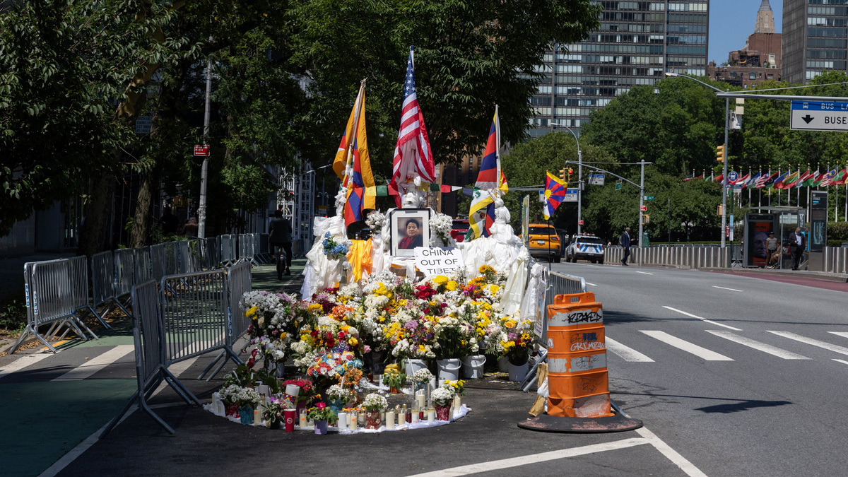 A makeshift memorial for Tibetan activist Lobga Rangzen, who self-immolated to protest China's occupation of Tibet outside the United Nations headquarters on July 2, in New York City, U.S., July 8, 2026. REUTERS/Jordan Tovin