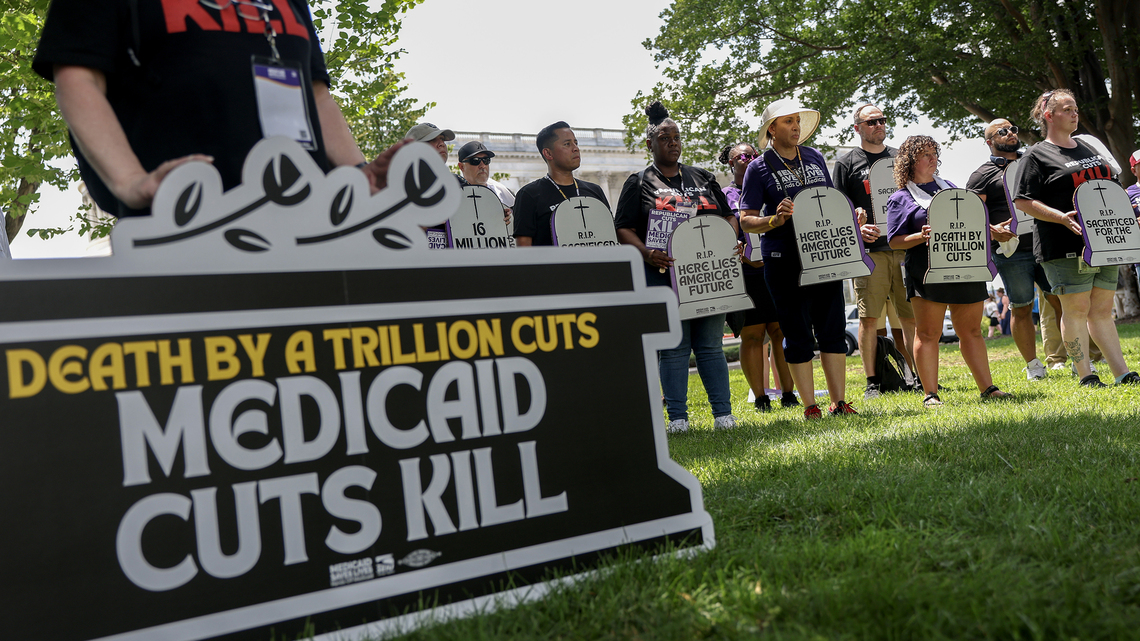 Commentary: No one who works full time should be on Medicaid 