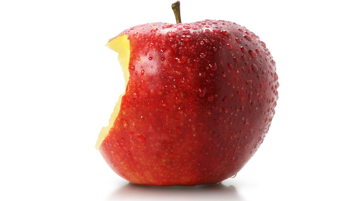 Fruits such as apples are among the many types of fiber-rich foods. Most adults who are in good health should aim for 30 to 40 grams of fiber per day.