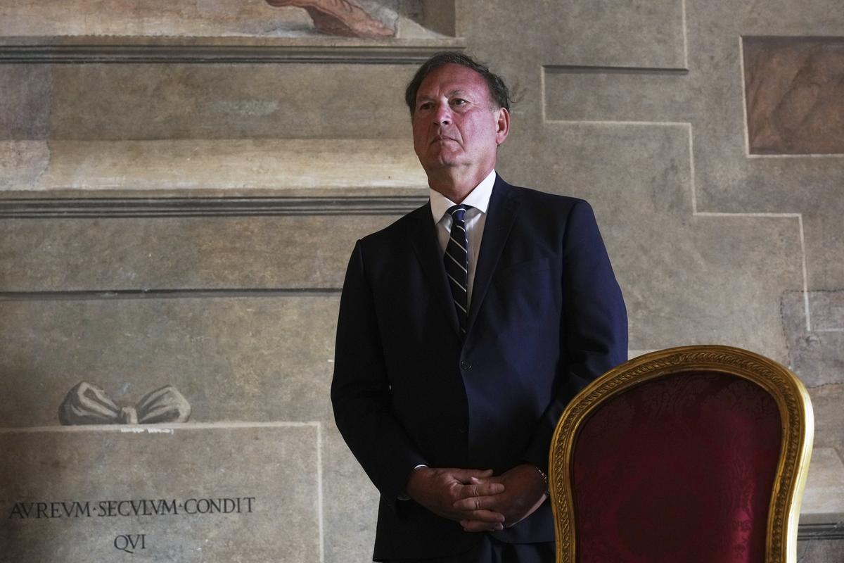  Supreme Court Justice Samuel Alito attends a meetig , in Rome, Saturday, Sept. 20, 2025. (AP Photo/Andrew Medichini) 