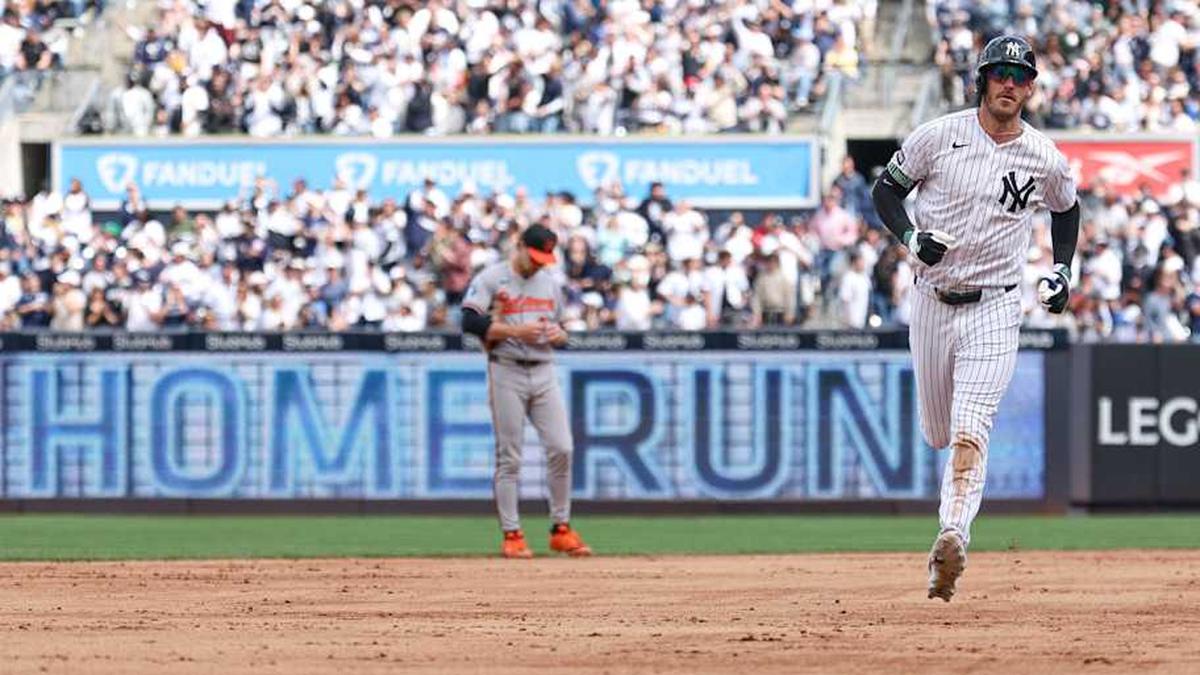  New York Yankees left fielder Cody Bellinger (35) rounds the bases after hitting a solo home run during the fifth inning against the Baltimore Orioles at Yankee Stadium. | Vincent Carchietta-Imagn Images 