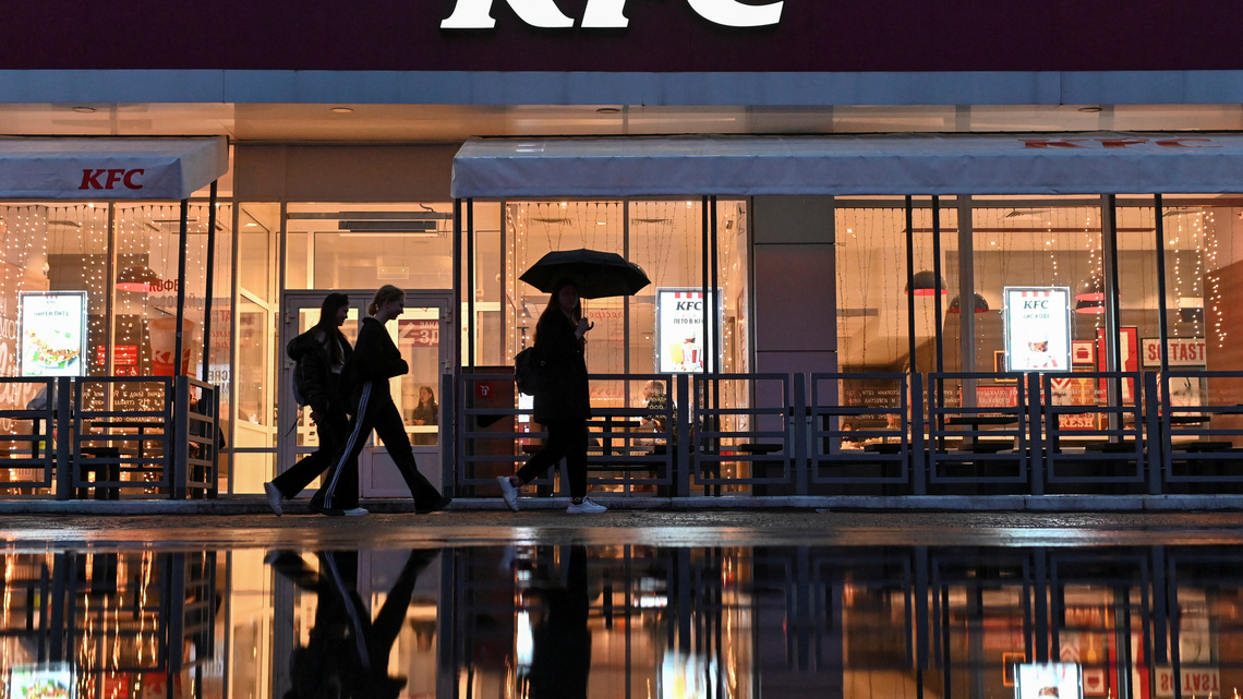 KFC picks Coca-Cola as US soda supplier, ditches longtime partner PepsiCo 