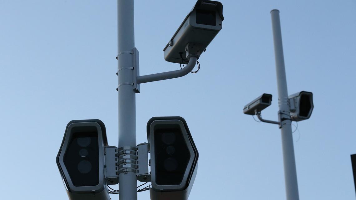 Red-light cameras at the intersection of Illinois 83 and 22nd Street is in Oakbrook Terrace and Oak Brook, Ill., in 2017. (Nuccio DiNuzzo/Chicago Tribune/TNS)