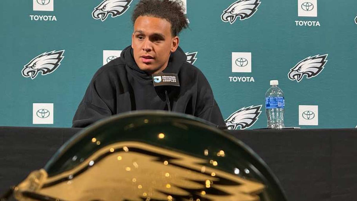  Eli Stowers meets reporters on the eve of the Eagles rookie minicamp. | Ed Kracz/Eagles on SI 