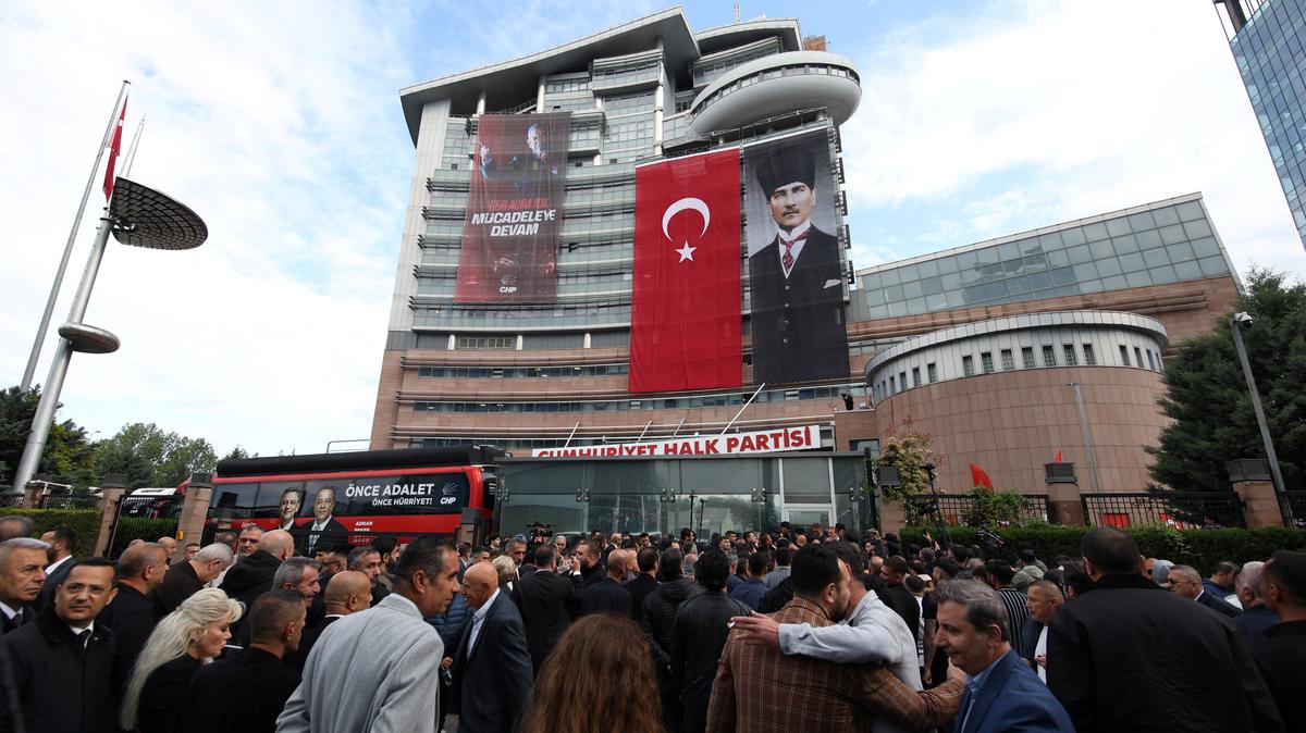 Supporters of Kemal Kilicdaroglu, the former Republican People’s Party (CHP) chairman reinstated by a court decision, gather outside the party's headquarters in Ankara, Turkey, May 24, 2026. REUTERS/Efekan Akyuz