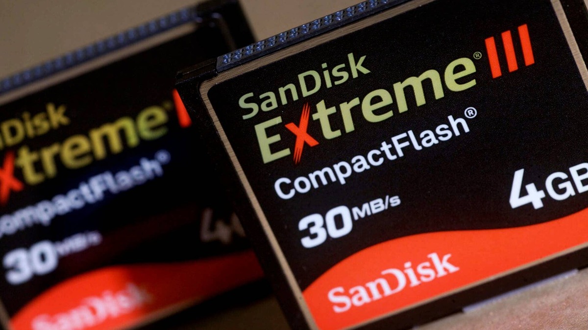  SanDisk (SNDK) is the top-performing S&P 500 stock in 2026, up 707.11% year-to-date, as of this reporting. 