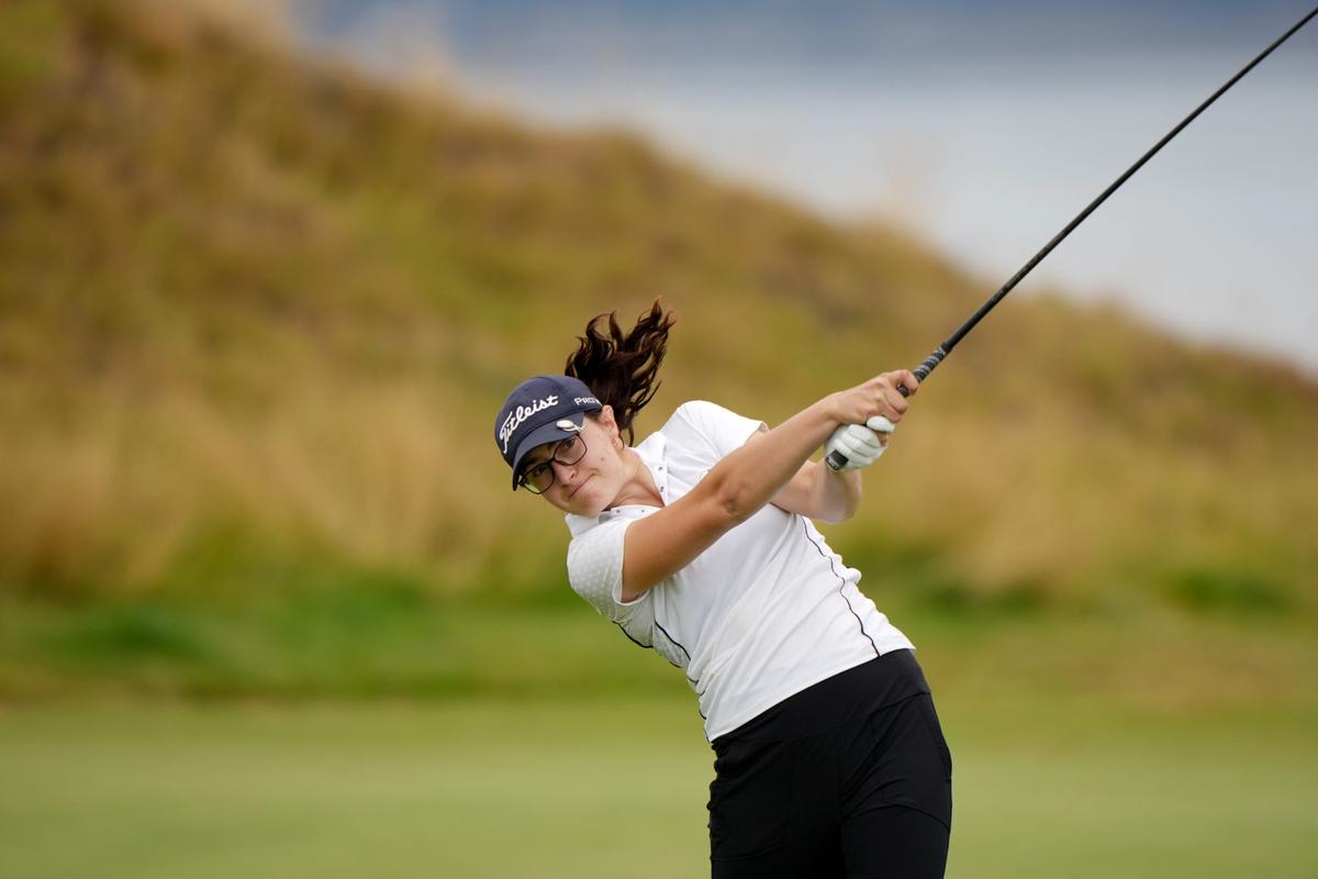 Julia Misemer hits her tee shot on the second hole during the round of 64 at the 2022 U.S. Women’s Amateur at Chambers Bay in University Place, Wash.