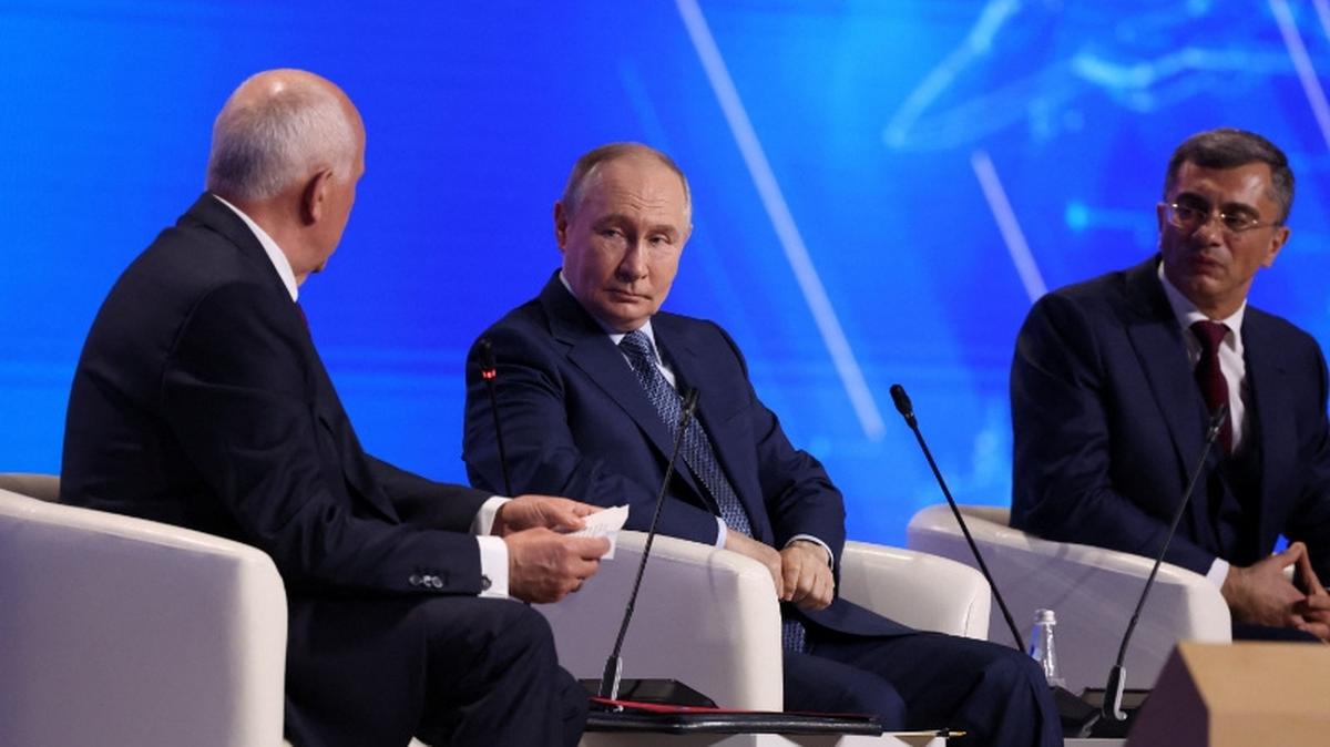 Russia's President Vladimir Putin attends the Congress of the Russian Mechanical Engineers Union in Moscow, Russia, May 14, 2026. Sputnik/Vyacheslav Prokofyev/Pool via REUTERS ATTENTION EDITORS - THIS IMAGE WAS PROVIDED BY A THIRD PARTY.