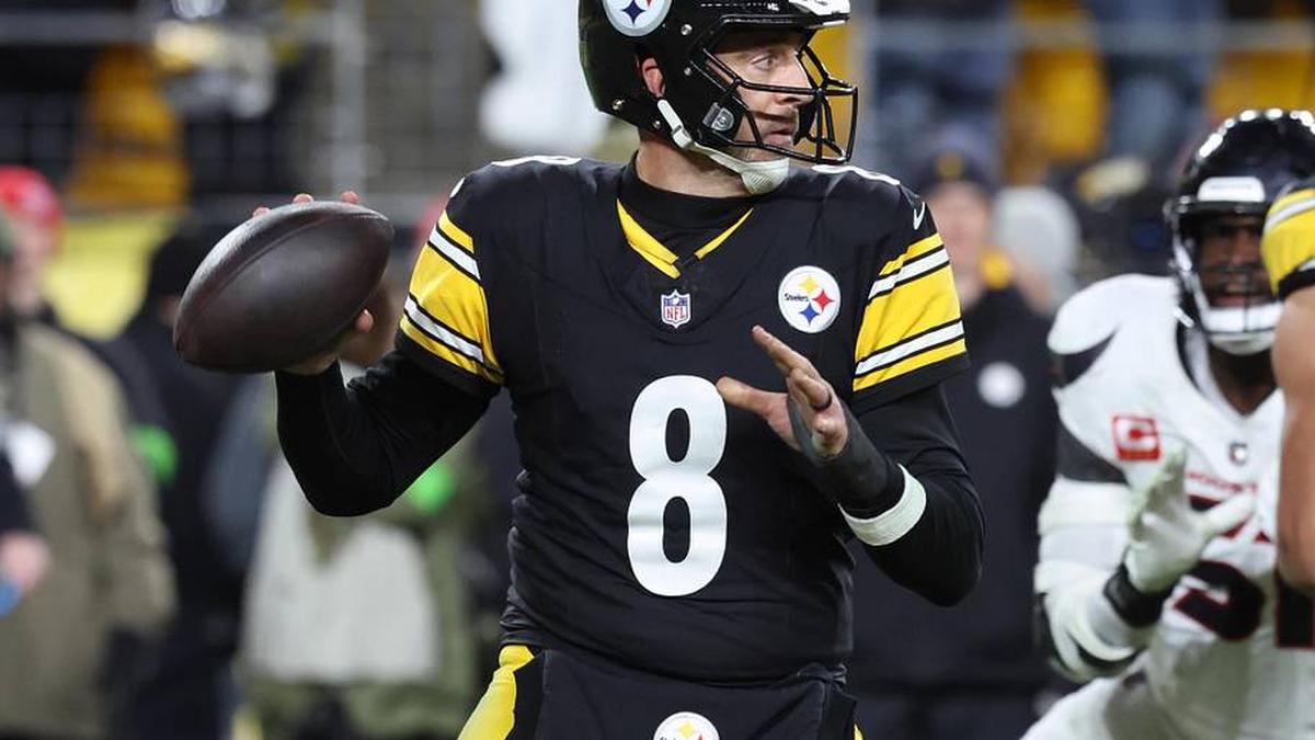  Jan 12, 2026; Pittsburgh, PA, USA; Pittsburgh Steelers quarterback Aaron Rodgers (8) looks to throw during the second half of an AFC Wild Card Round game against the Houston Texans at Acrisure Stadium. Mandatory Credit: Charles LeClaire-Imagn Images | Charles LeClaire-Imagn Images 