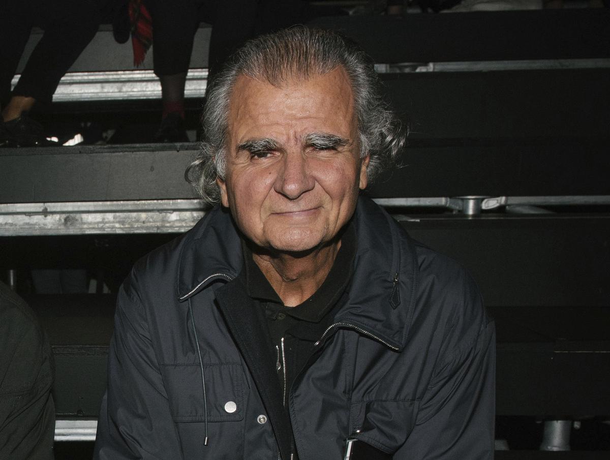  Patrick Demarchelier attends a Saint Laurent show during Paris Fashion Week on October 5, 2015. 