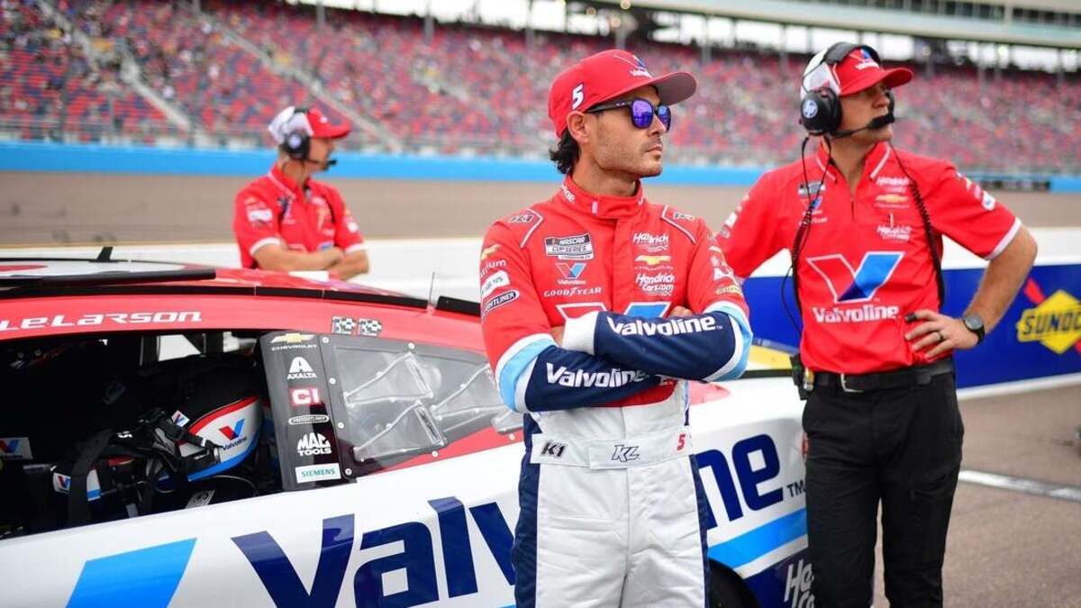 Kyle Larson carries slim Cup Series edge into Talladega race | Miami Herald