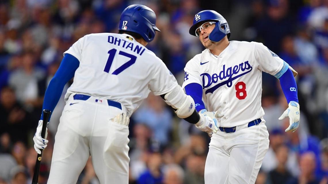 Dodgers' Enrique Hernandez leaves game with oblique injury