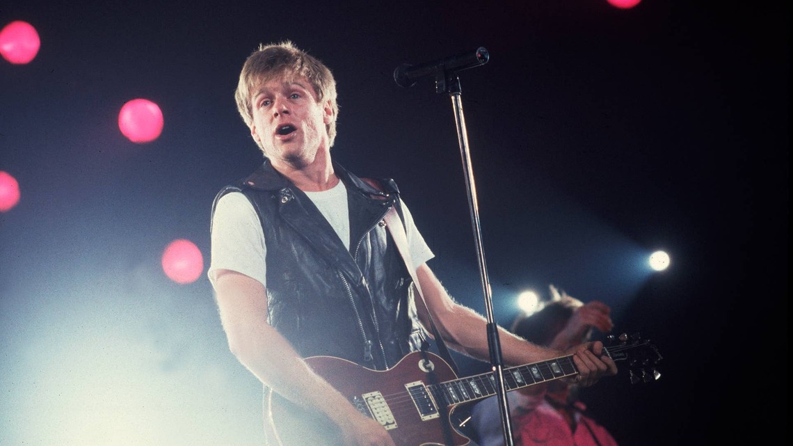 1983 Power Ballad, Recorded in New York Studio, Is Still a Major Hit 43 Years Later 
