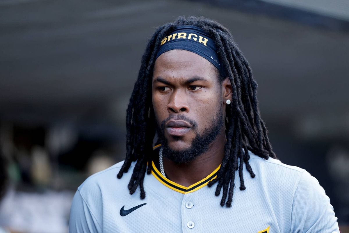  Pittsburgh Pirates outfielder Oneil Cruz (15) © Rick Osentoski-Imagn Images