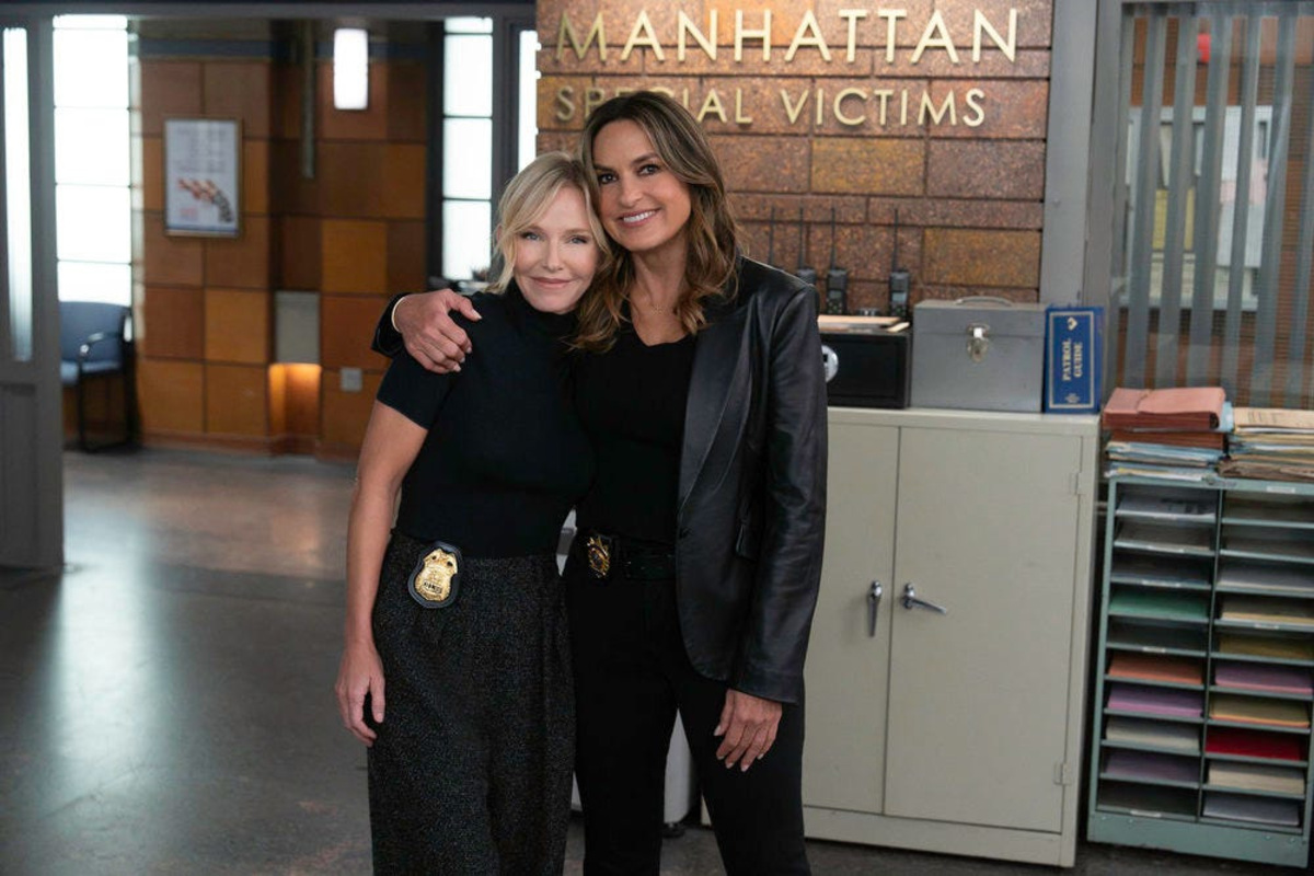 'Law & Order: SVU' star Kelli Giddish reveals how Mariska Hargitay ...