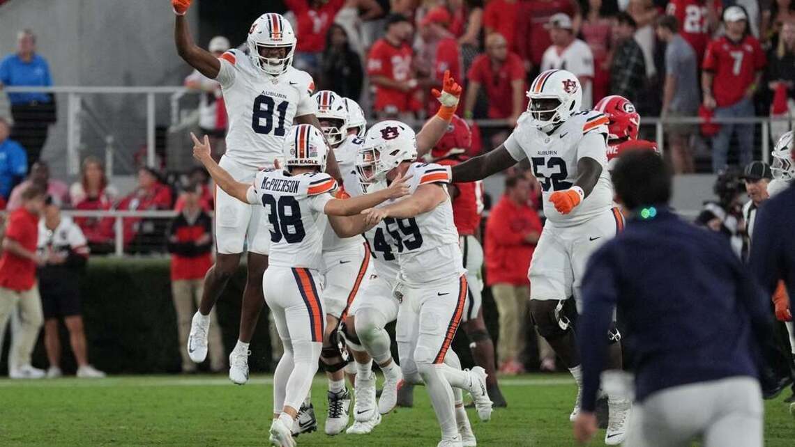 Auburn upsets No. 1 Georgia on late field goal