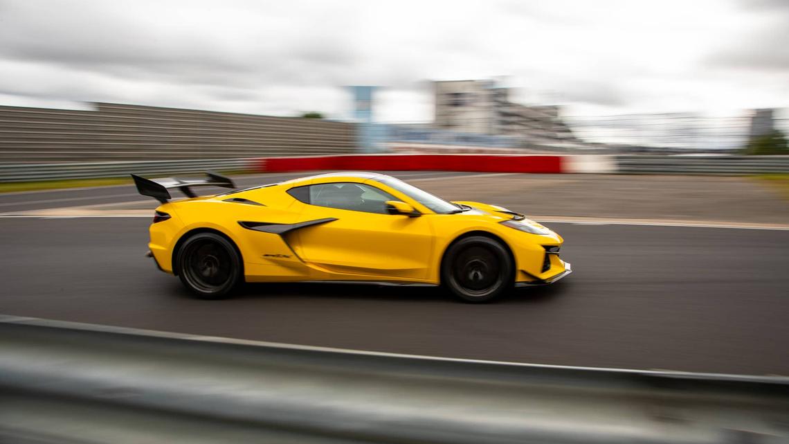 Watch as Chevrolet Corvette ZR1X Beats McLaren Senna Again While Setting Two New Lap Records 