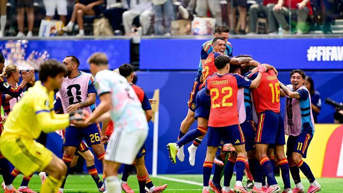  Spain survived a tough match to advance to the semifinals. | Kohjiro Kinno/Sports Illustrated 