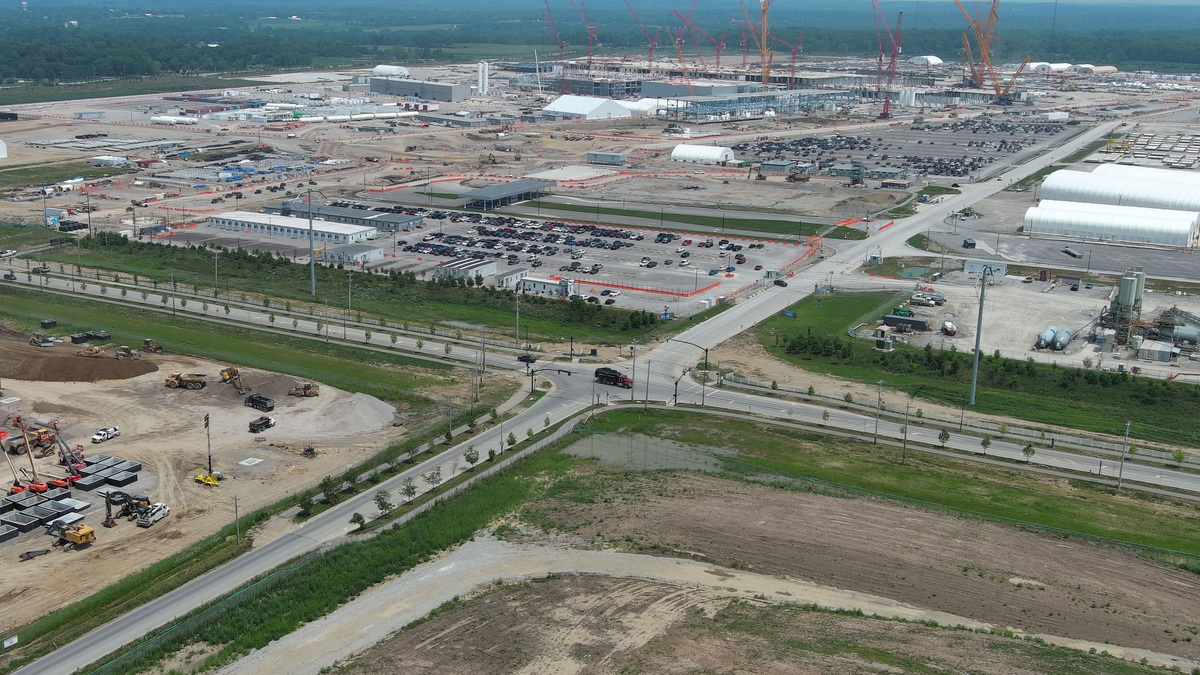 Intel '100% committed' to getting New Albany fab completed, Moreno says