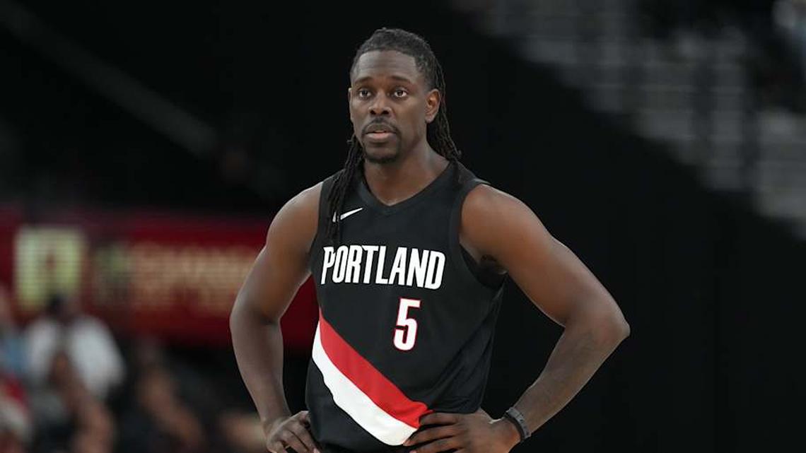  Mar 31, 2026; Inglewood, California, USA; Portland Trail Blazers guard Jrue Holiday (5) reacts against the LA Clippers in the second half at Intuit Dome. | Kirby Lee-Imagn Images 