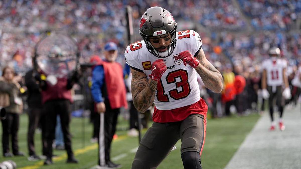  Dec 21, 2025; Charlotte, North Carolina, USA; Tampa Bay Buccaneers wide receiver Mike Evans (13) reacts a touchdown during the first half against the Carolina Panthers at Bank of America Stadium. Mandatory Credit: Jim Dedmon-Imagn Images | Jim Dedmon-Imagn Images 