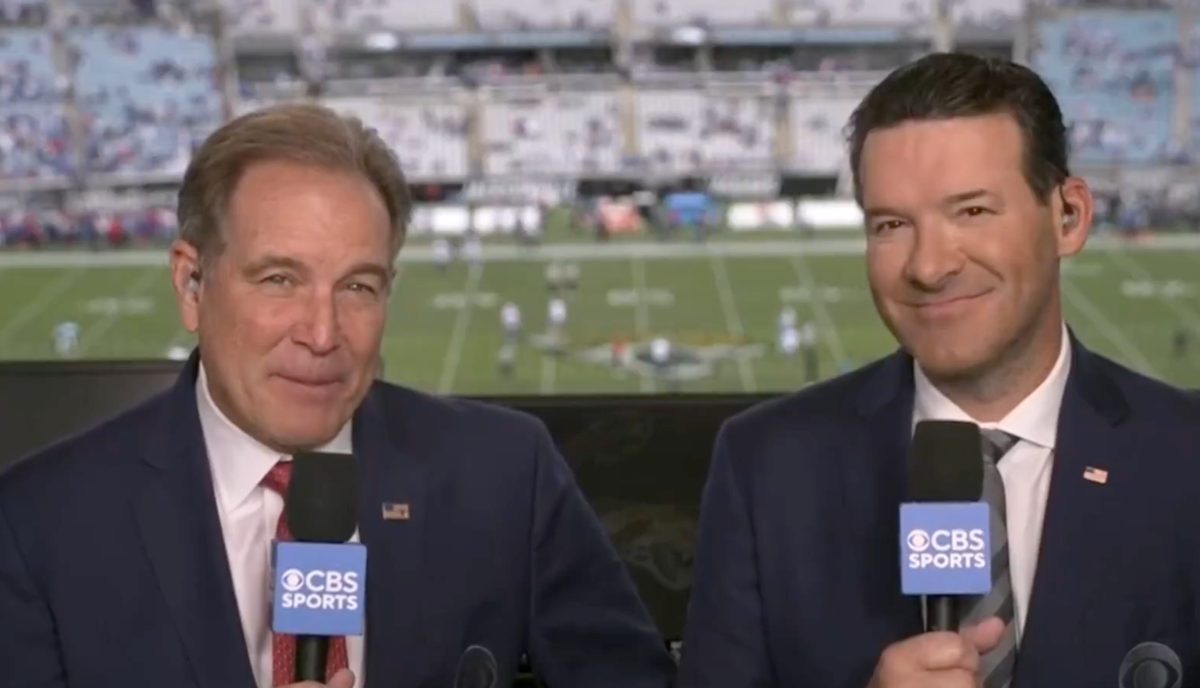  Jim Nantz and Tony Romo on the air. 