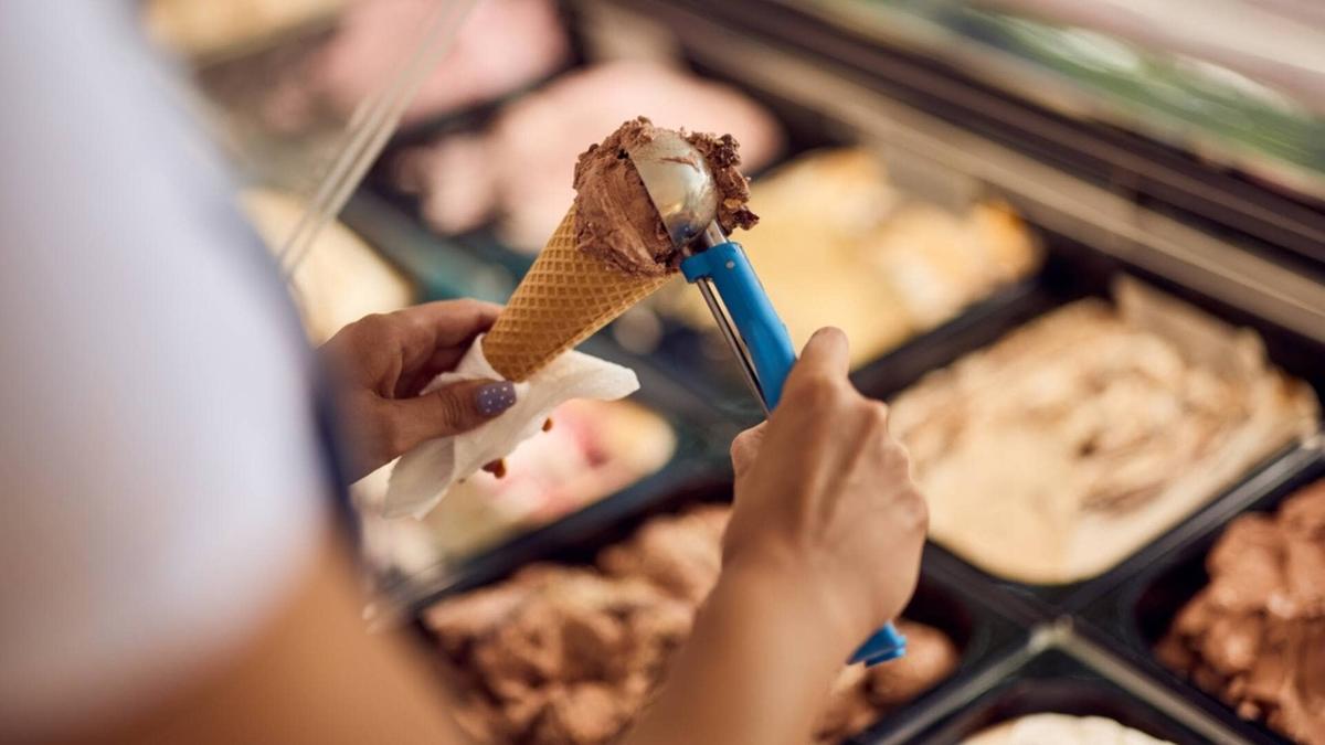  Friendly's built its business around the idea that family dining and ice cream went together. 