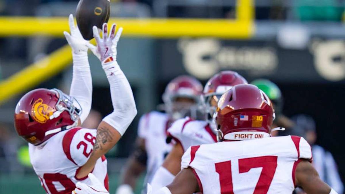  USC linebacker Kennedy Urlacher intercepts a pass as the Oregon Ducks host the USC Trojans on Nov. 22, 2025, at Autzen Stadium in Eugene, Oregon. | Ben Lonergan/The Register-Guard / USA TODAY NETWORK via Imagn Images 