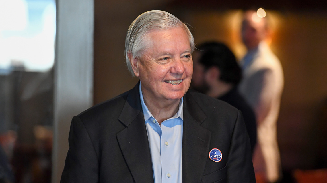 Who is expected to attend Lindsay Graham's funeral? See list 