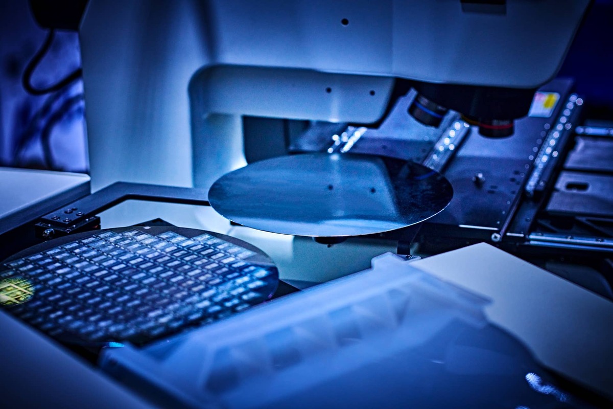  Marvell's custom AI chips and optical parts have fueled a huge run in the stock, but one top-rated investor now says the price has climbed too far. 