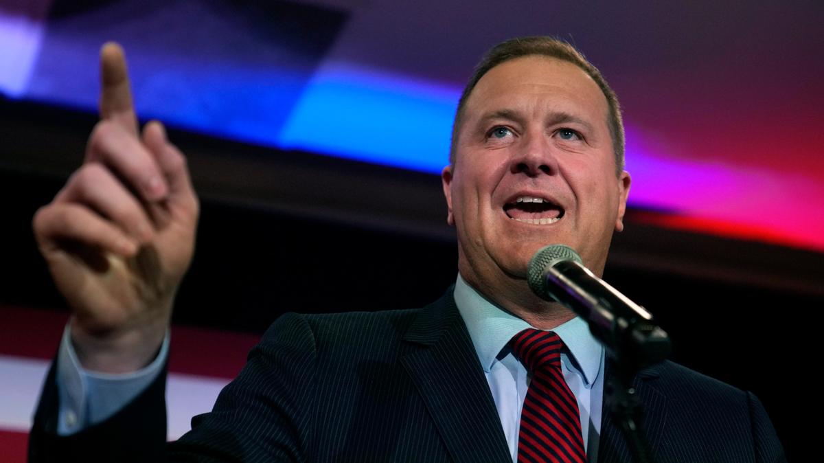 Republican Eric Schmitt delivers a victory speech, Tuesday, Nov. 8, 2022, in Maryland Heights, Mo. Schmitt defeated Democrat Trudy Busch Valentine in the race for U.S. Senate. (AP Photo/Jeff Roberson)