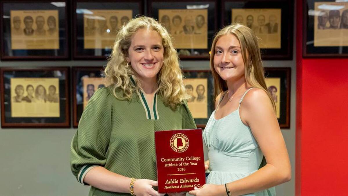  New ASWA President Katie Windham presents the Alabama Community College Athlete of the Year award to Northeast Alabama softball player Addie Edward at the Alabama Sports Writers Association awards banquet on June 14, 2026 at Jacksonville State. | Vasha Hunt 