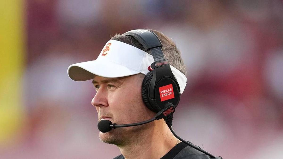  Aug 30, 2025; Los Angeles, California, USA; Southern California Trojans head coach Lincoln Riley watches from the sidelines against the Missouri State Bears in the first half at United Airlines Field at Los Angeles Memorial Coliseum. Mandatory Credit: Kirby Lee-Imagn Images | Kirby Lee-Imagn Images 