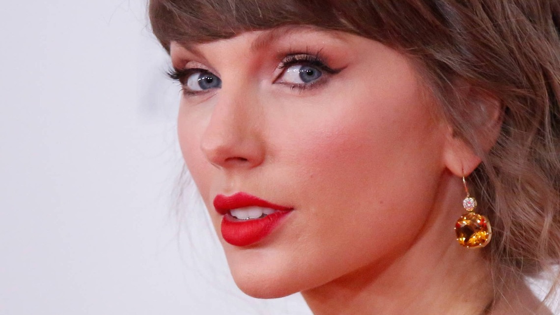 Taylor Swift's First Performance Since Her Wedding Is Pure Nostalgia