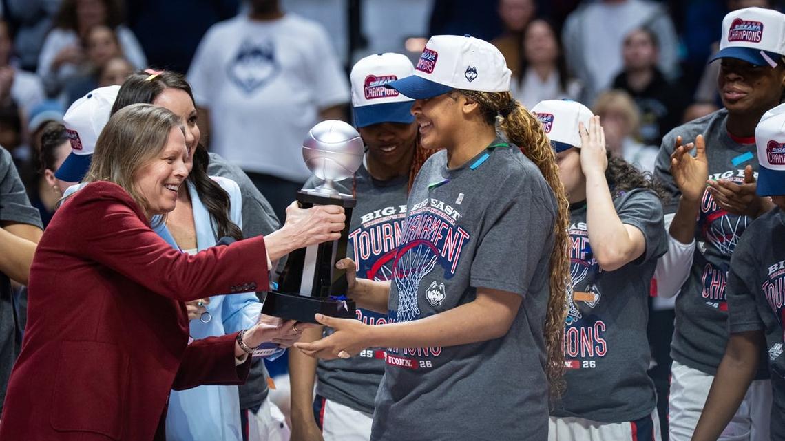 UConn, UCLA remain atop Top 25 entering NCAA Tournament 