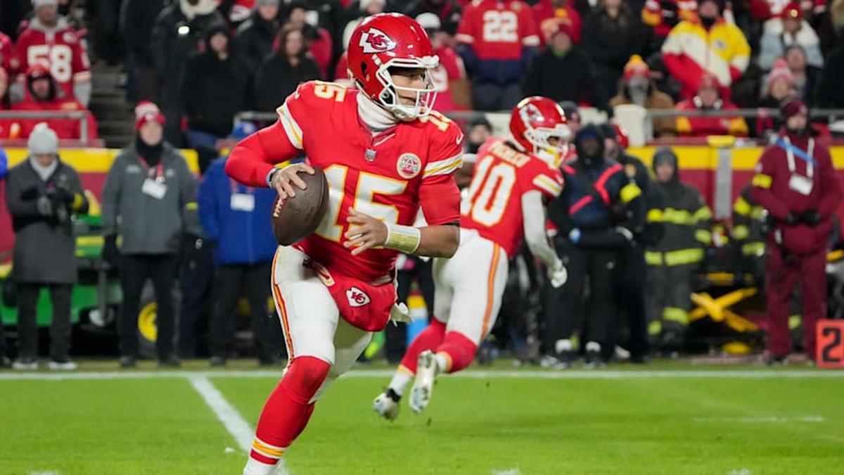  Dec 7, 2025; Kansas City, Missouri, USA; Kansas City Chiefs quarterback Patrick Mahomes (15) looks to throw a pass during the first quarter against the Houston Texans at GEHA Field at Arrowhead Stadium. Mandatory Credit: Denny Medley-Imagn Images | Denny Medley-Imagn Images 