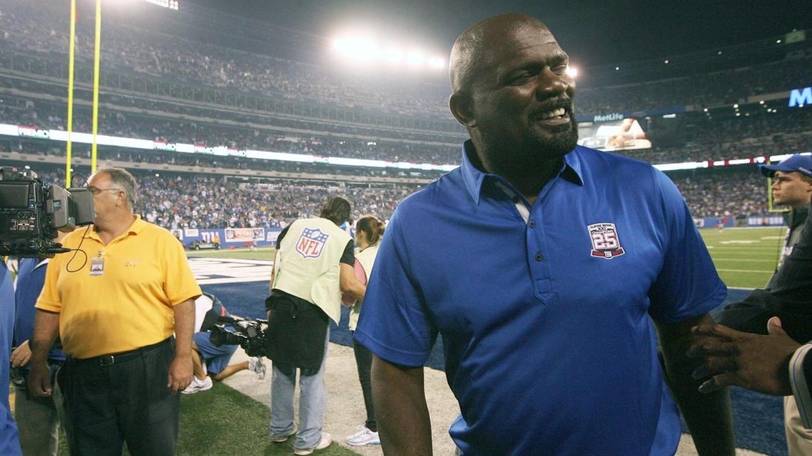 Giants great Lawrence Taylor hospitalized with ‘abdominal issues’