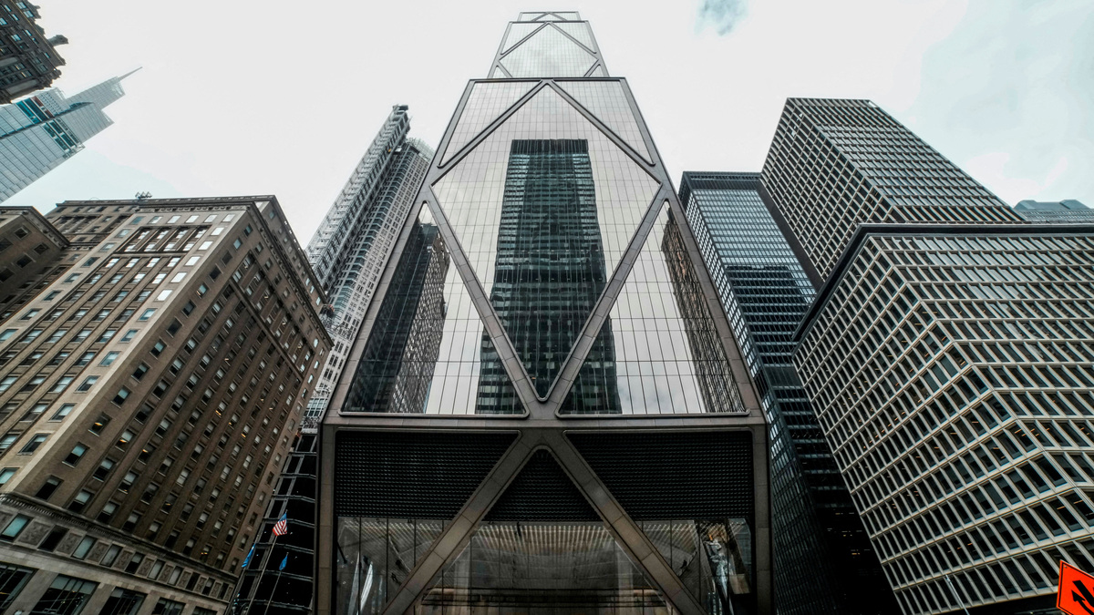 FILE PHOTO: General view of the JPMorgan Chase & Co., headquarters in New York City, U.S., April 1, 2026. REUTERS/Eduardo Munoz/File Photo