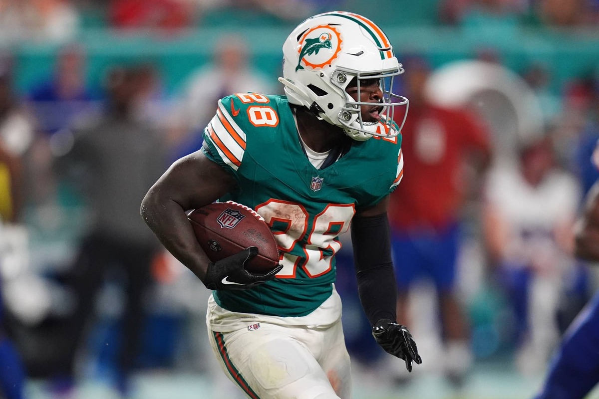  De'Von Achane's big-play ability was rewarded with a new four-year contract extension this offseason. (Jasen Vinlove-Imagn Images) Credit: Jasen Vinlove-Imagn Images