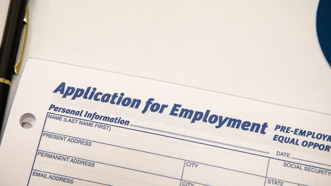 US weekly jobless claims rise marginally amid low layoffs
