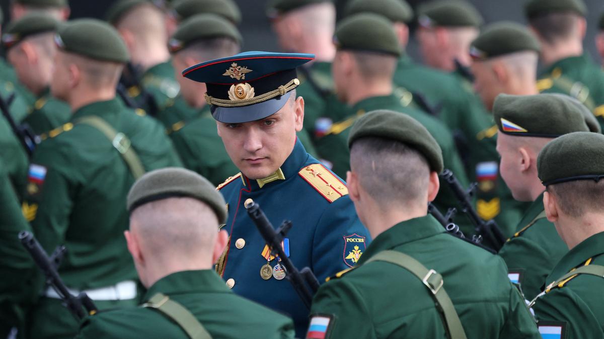 Russian service members line up before a military parade on Victory Day, marking the 81st anniversary of the victory over Nazi Germany in World War Two, in central Moscow, Russia, May 9, 2026. REUTERS/Anastasia Barashkova