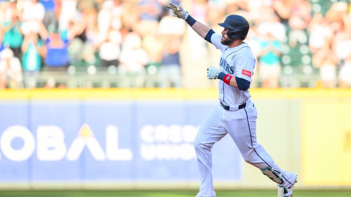 Streaking Mariners ride power surge into series finale vs. Mets 