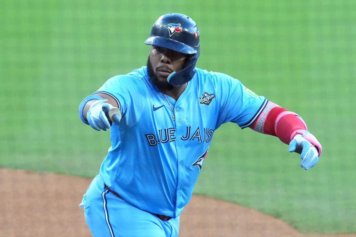  Toronto Blue Jays first baseman Vladimir Guerrero Jr. (27) Kirby Lee-Imagn Images