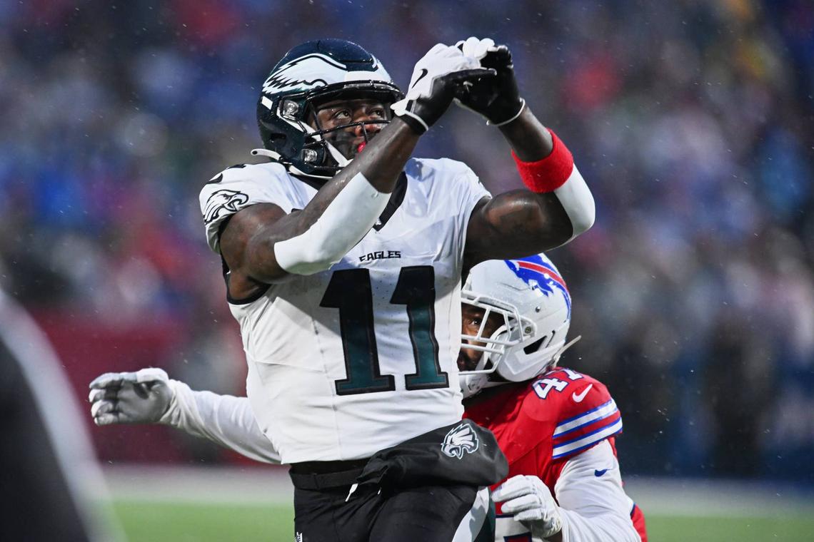  Philadelphia Eagles wide receiver A.J. Brown (11) prepares to catch a pass. Mark Konezny-Imagn Images