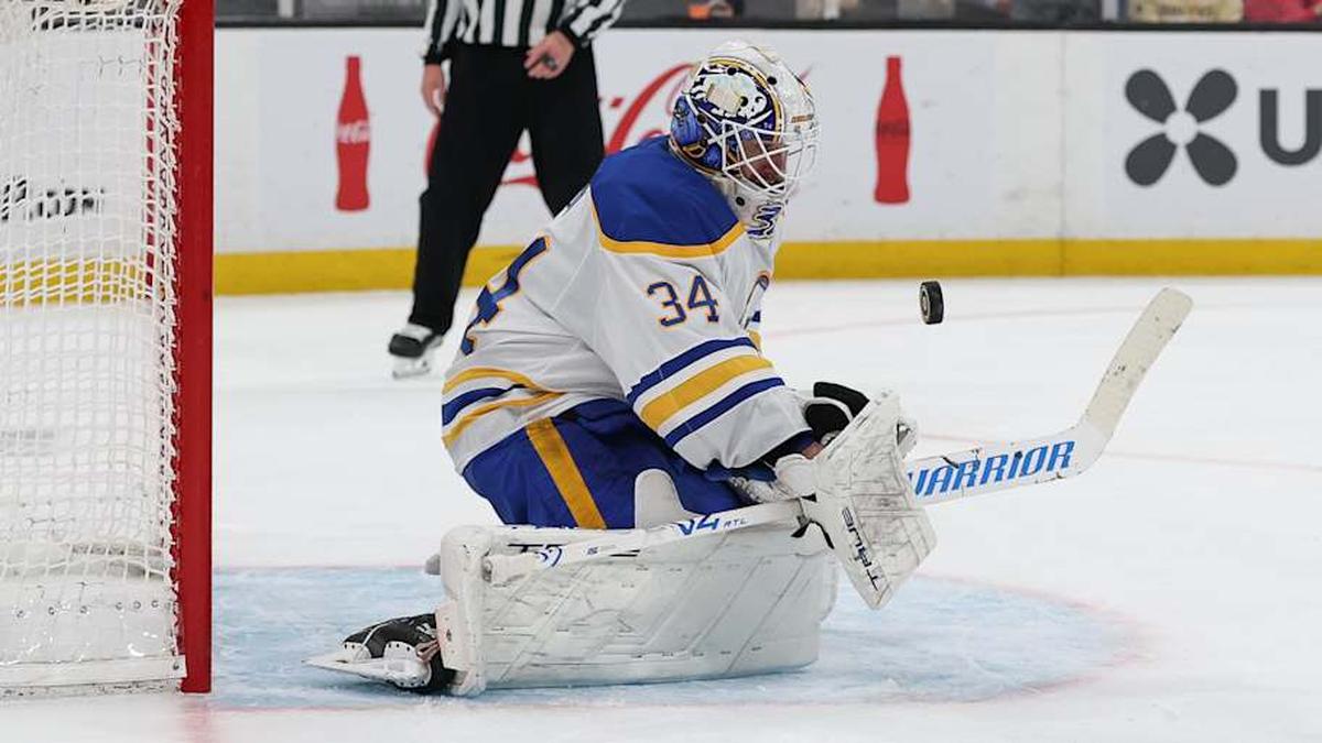  Alex Lyon had a dominant opening-round series for the Sabres in the NHL Playoffs | Winslow Townson-Imagn Images 