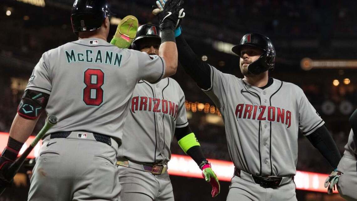 First-pitch homer, 2 other long balls send Diamondbacks past Giants 