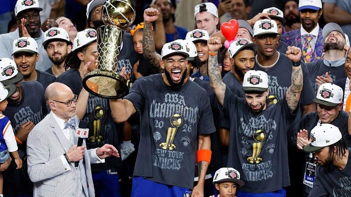Jalen Brunson's 45 points carry Knicks past Spurs for 1st NBA title since 1973 