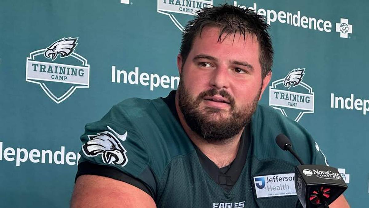  Pro Bowl LG Landon Dickerson talks to reporters after practice on July 25, 2025. | John McMullen/Eagles On SI 