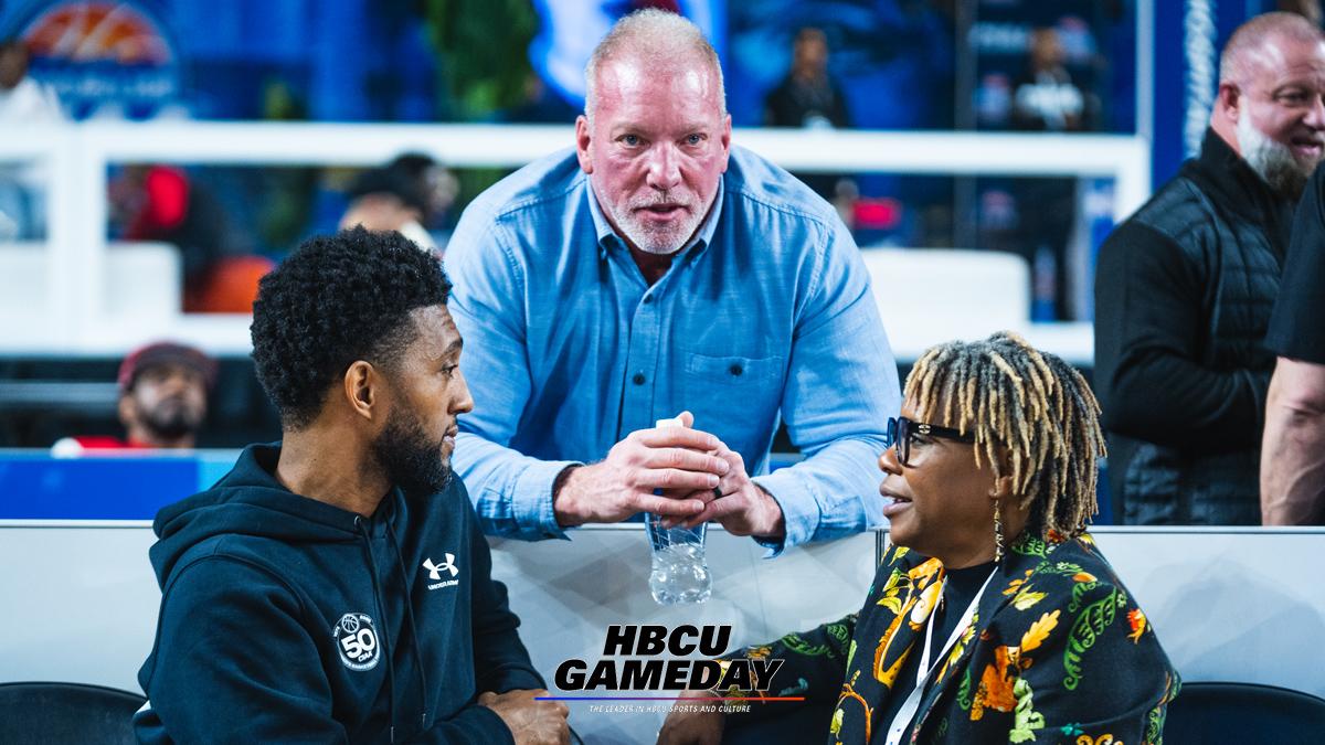  Baltimore mayor Brandon M. Scott (left) talks with CIAA commissioner Jacqie McWilliams-Parker. (Steven J. Gaither/HBCU Gameday)