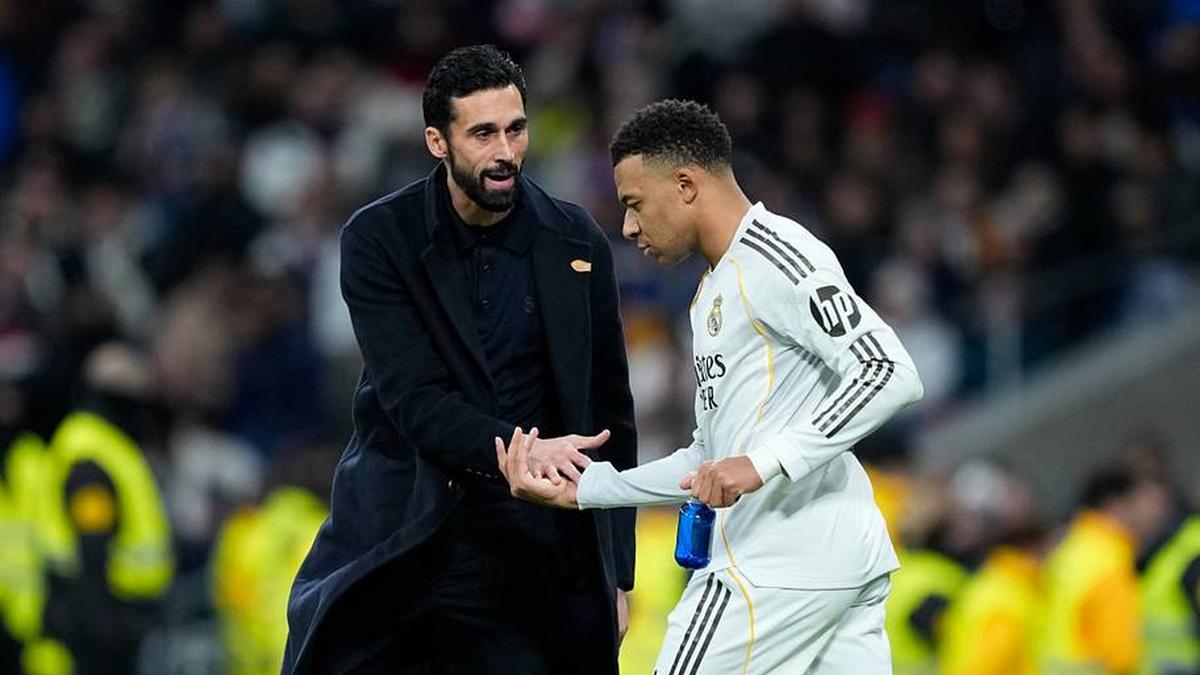 Kylian Mbappé (right) ultimately sealed Arbeloa's fate. | Oscar J. Barroso/Europa Press/Getty Images 